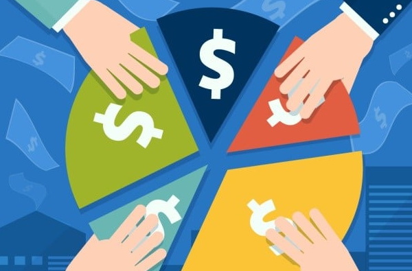 Hands holding a piece of pie

AI-generated content may be incorrect.